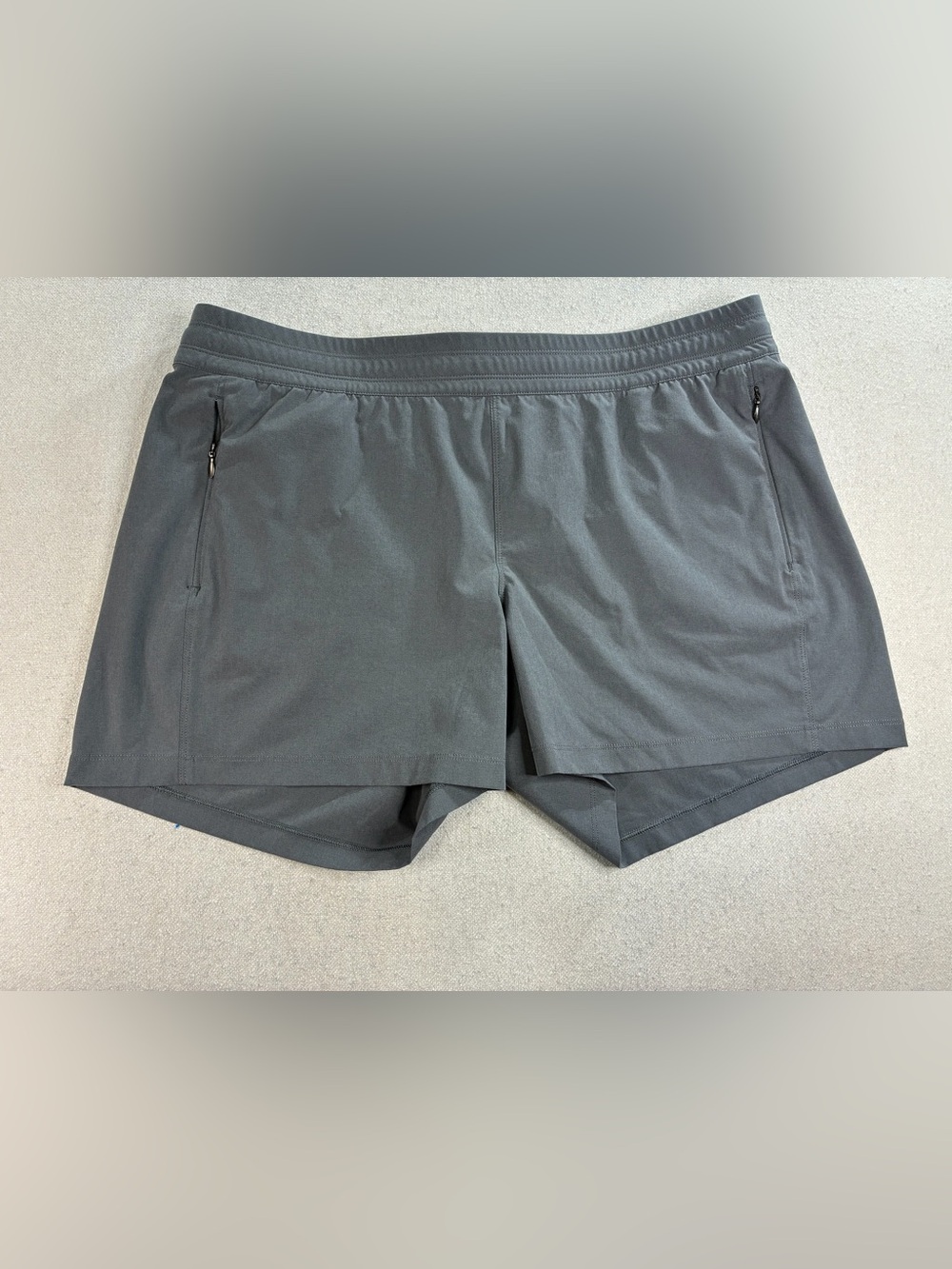 Kuhl Women’s XL Gray Stretch Hiking Shorts Zip Pockets Outdoor Athletic - Picture 2 of 9
